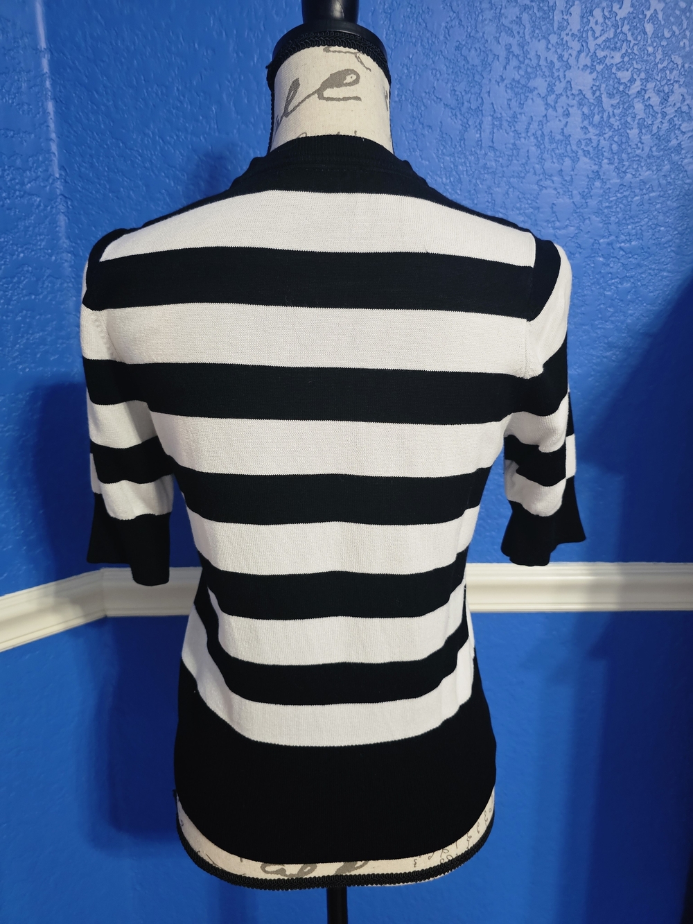 2 Ava Sweaters/Cardigans - Picture 5 of 10
